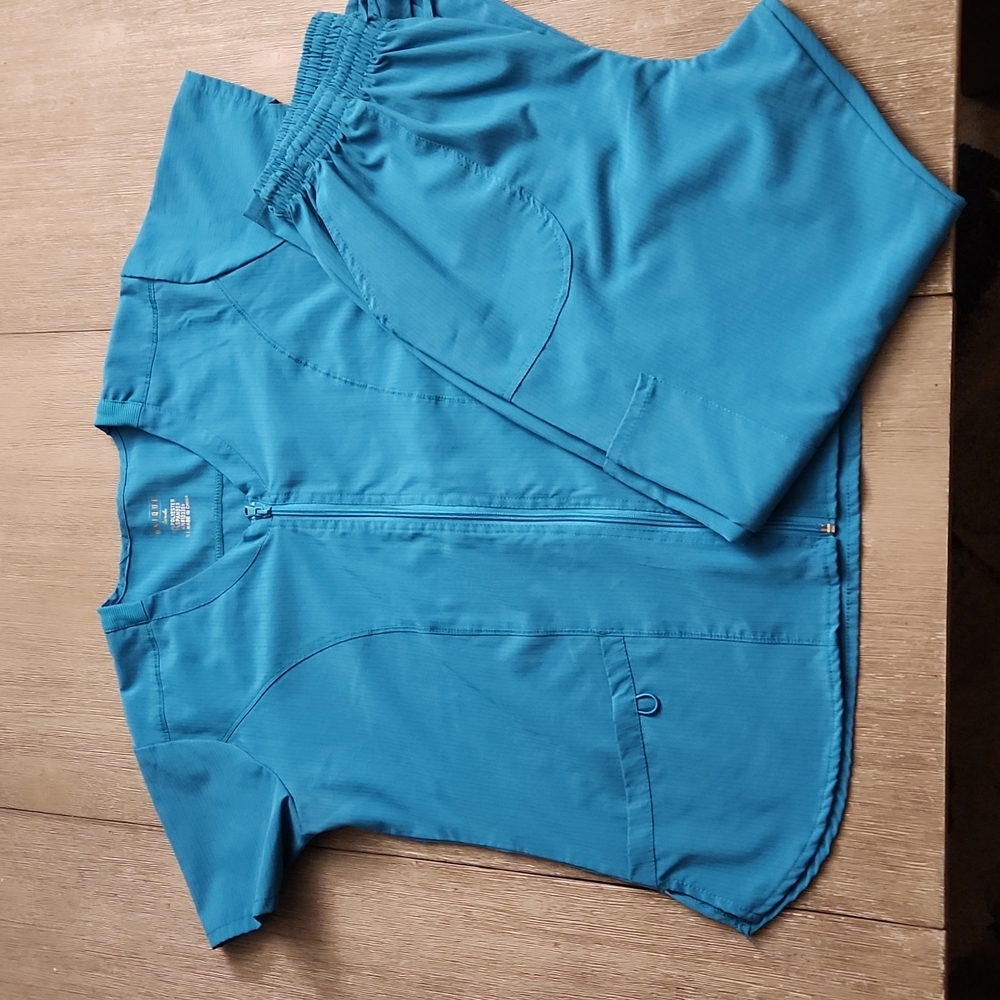 Unique Scrubs Set